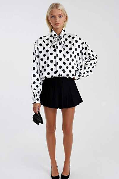 Black Fashion Puantiye Desen Fular Detay Beyaz Gömlek