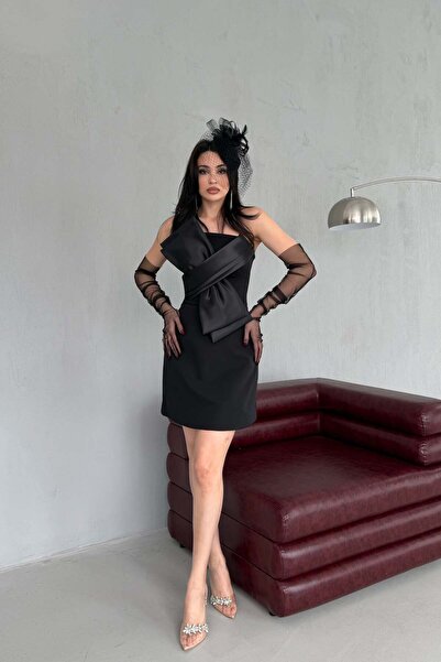 Serica Moda Μίνι βραδινό φόρεμα με λεπτομέρεια από μαύρο φιόγκο για την επιστ...