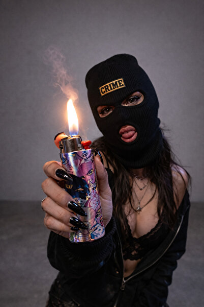 CINDRIX STUDIO Holografik Grafik Tasarım Çakmak Kılıfı Sticker – Urban Girl Ö...