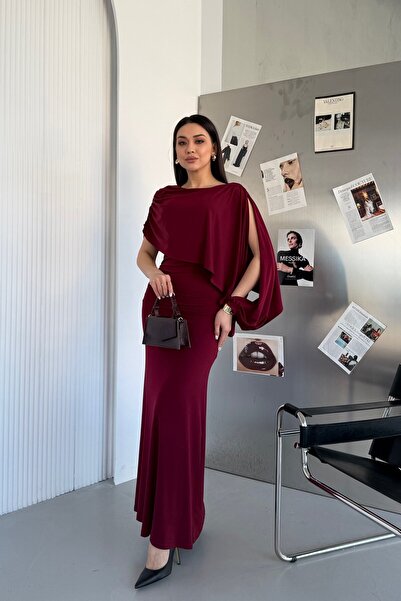 Serica Moda فستان طويل بتصميم شال بلون أحمر داكن