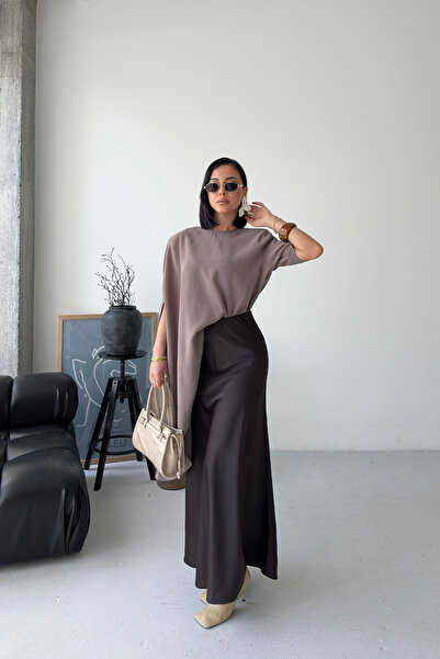 Sorridi Asymmetrical Cut Tensel Fabric Blouse