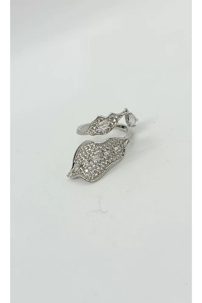 ndjewelry Leaf Form Sparkling Ring – Silver Elegance
