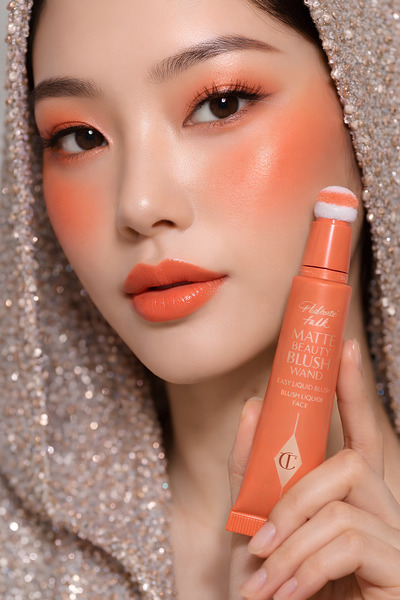SEPHORA C.TİLBURY Peach Pop Likit Allık – Doğal Pembe Ton, Kalıcı Mat Bitiş