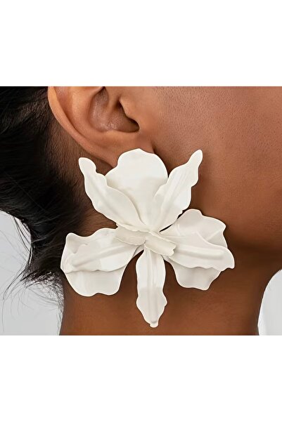 OEM Women's earrings with white floral design, elegant, statement, modern rom...