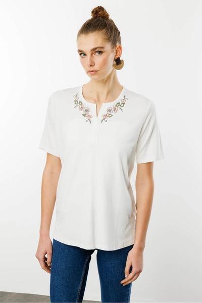 Desen Triko Open Collar Embroidered Combed Cotton Women's T-Shirt 25700