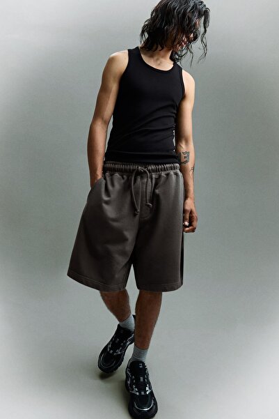 Bershka Boxy fit baskılı bermuda