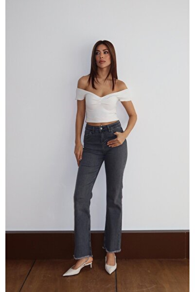 LACARINO بنطلون فلير دنيم مزين بتفاصيل شراشيب على الأرجل