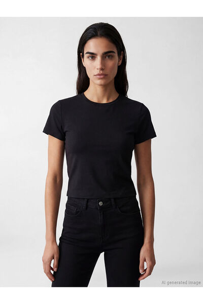 LC Waikiki Μαύρο γυναικείο μπλουζάκι με λαιμόκοψη