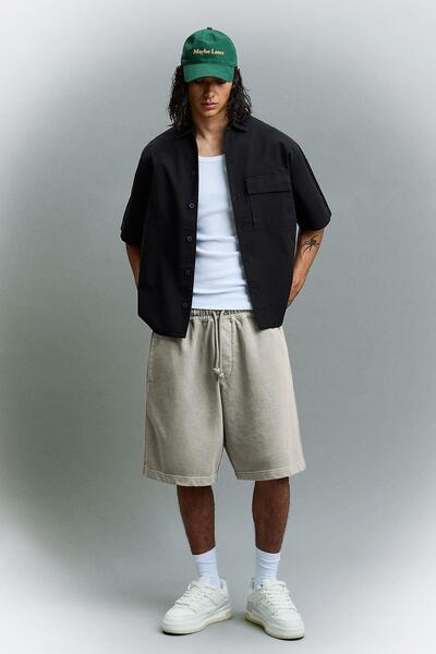 Bershka Boxy fit baskılı bermuda