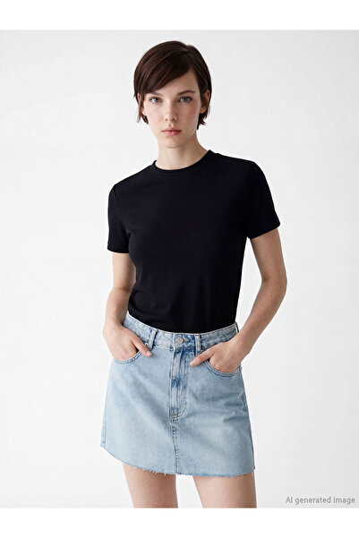 LC Waikiki RMZ GİYİM FARKIYA تي شيرت نسائي ذو ياقة روبا