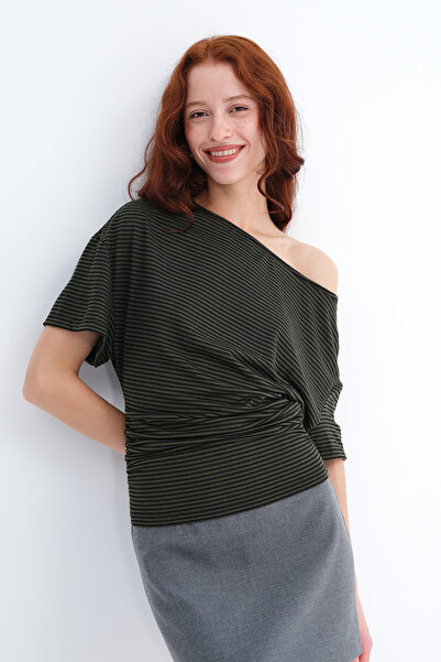 Addax Μπλουζάκι με ρίγες και σούρες στο πλάι P19353