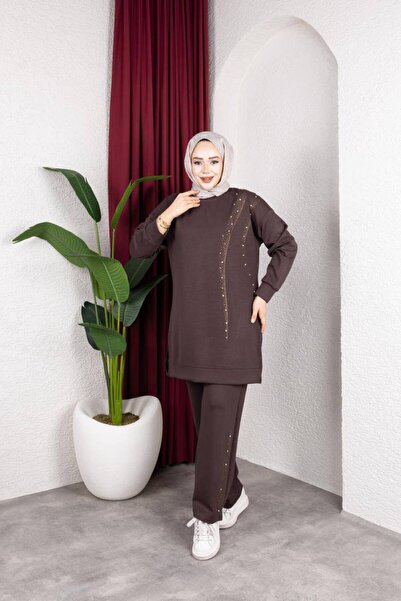 QUAWEAR Crew Neck Side Slit Stone Embroidered Tunic and Trousers Tracksuit Set
