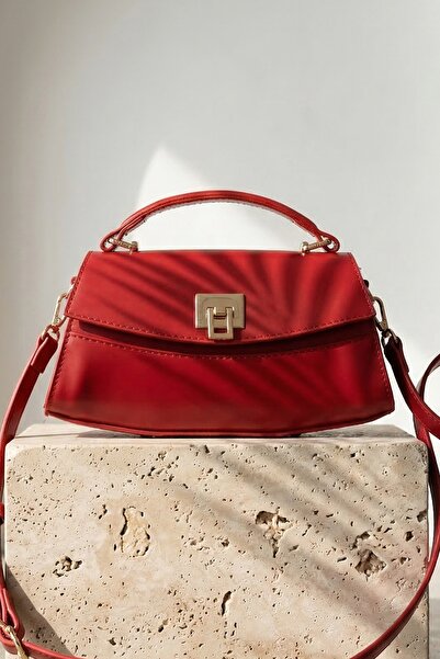 InStyle Baguette Red Crossbody Bag with Lock Closure