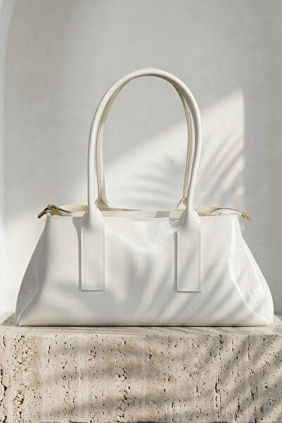 InStyle Блискуча біла сумка через плече "Багет"