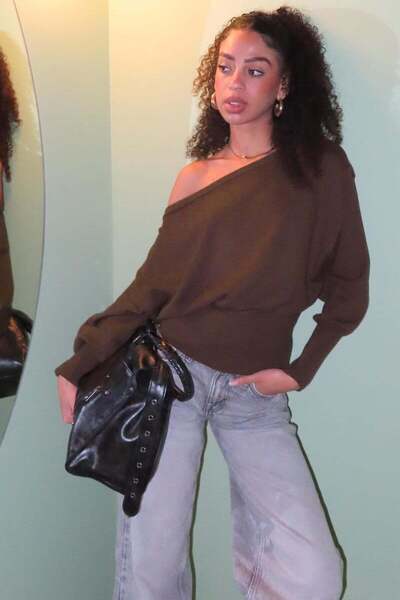 Madmext Pulover de damă maro cu nervuri și croială asimetrică MG2744