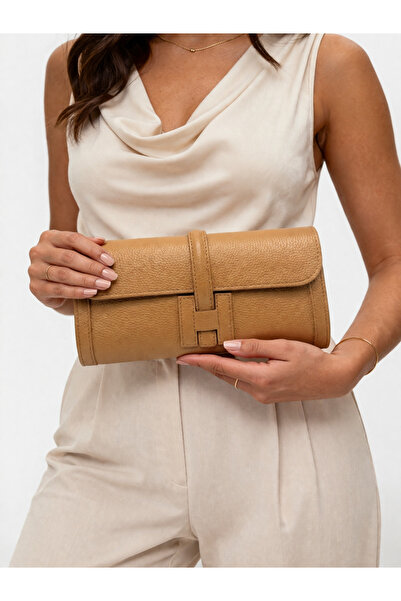 ESTE Day/Night Clutch in genuine tan leather, perfect size 25cm. Made in Italy.