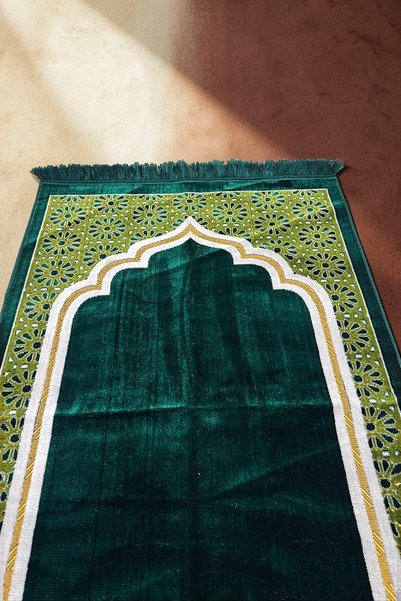 RAVZA HOME Flower Motifed Prayery Mat
