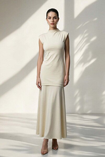 Setre Cream-colored dress with collar, sleeve, and skirt details