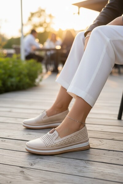 enoch حذاء باليه نسائي من الجلد الطبيعي مثقوب بالليزر ومسامي لتقويم العظام