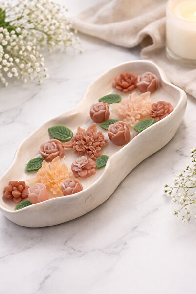 Soul Stone Atelier Wavy Bowl with Waxy Cream Color and Marble Effect