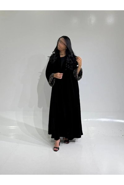 Tori عباية مخمل اسود مع أسواره جاكار بيج