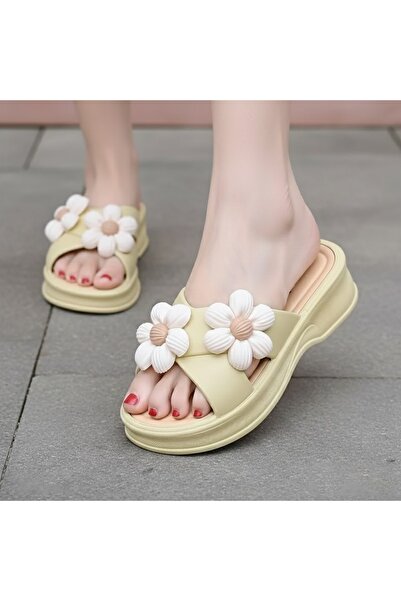 FASHION شباشب نسائية مريحة ذات نعل سميك من فلورا سوفت