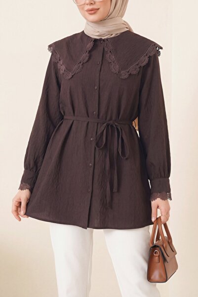 Modamorfo Модална туника с бебешка яка, назъбена талия и връзка - сливов цвят