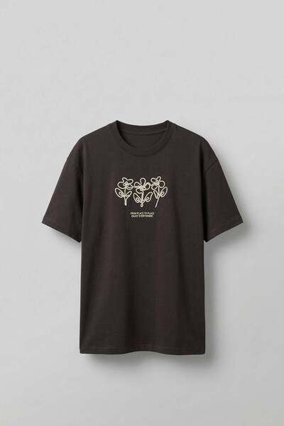 ablukaonline Ανδρικό μπλουζάκι με κέντημα λουλουδιών σε μεγάλο μέγεθος, καφέ ...