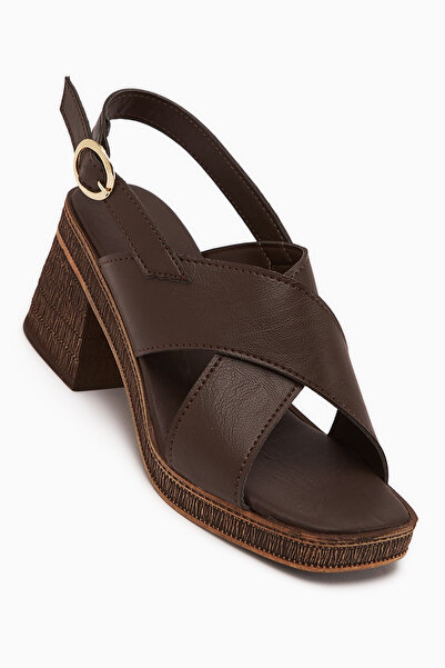 Limoya Γυναικεία σανδάλια Hena από γνήσιο δέρμα σε καφέ χρώμα με χιαστί λουρά...