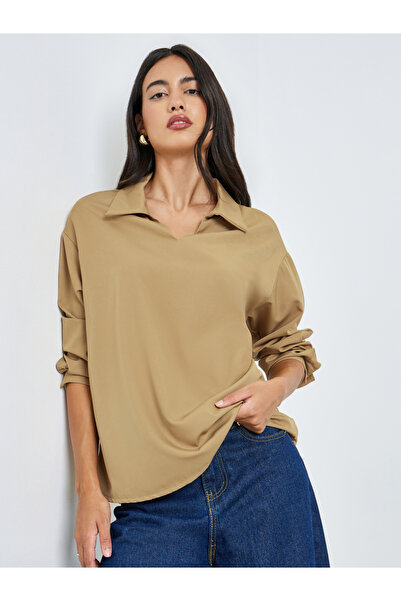 Styli بلوزة بلون الكاكي بياقة مفتوحة وقصة مريحة