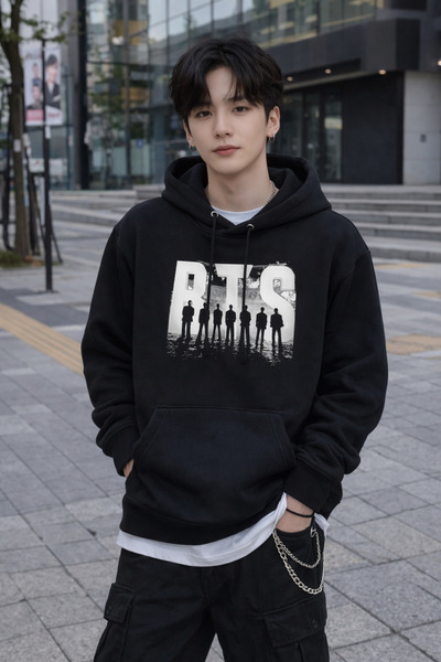 MECH BUTİK Μαύρο φούτερ με κουκούλα και τσέπη καγκουρό με στάμπα BTS