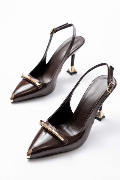 miss fırat ΓΥΝΑΙΚΕΙΑ ΠΑΠΟΥΤΣΙΑ ΜΕ ΤΑΚΟΥΝΙ ΜΕ ΧΡΥΣΑ ΔΙΑΚΟΣΜΗΤΙΚΑ ΣΤΟ ΜΥΤΙ ΚΑΙ ...