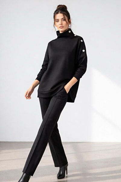 Ded COLLECTION بدلة سكوبا نسائية بياقة عالية وأزرار مرصعة بالحجارة وتفاصيل أن...