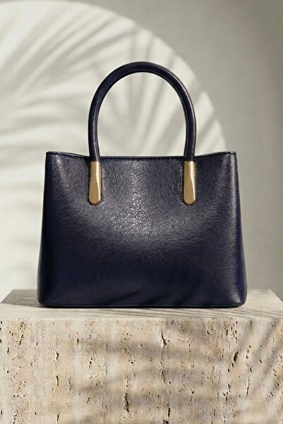 InStyle حقيبة يد وكتف نسائية بتفاصيل ذهبية باللون الأزرق الداكن