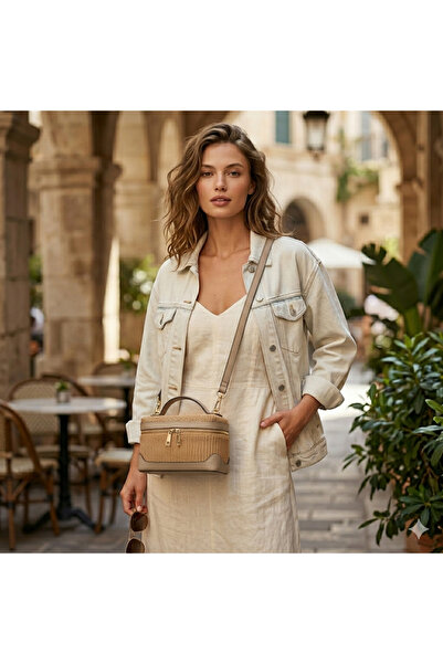 ESTE Crossbody Bag in Raffia Woven and Leather Trim. Resort Style. Summer bag...