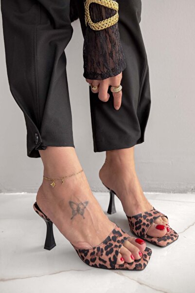 Shoebutik Γυναικείες παντόφλες Sylvia με κίτρινο και μαύρο σχέδιο, με τακούνι...