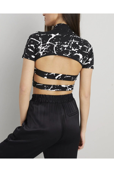 NEW JOURNAL Bluză neagră de damă cu model și spate decoltat APP1158