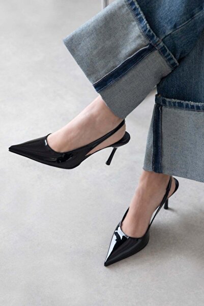 STRASWANS حذاء نسائي من الجلد اللامع بكعب من Jeres باللون الأسود