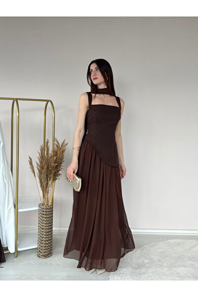 Klex Boyun Detaylı Yırtmaçlı Şifon Abiye Elbise