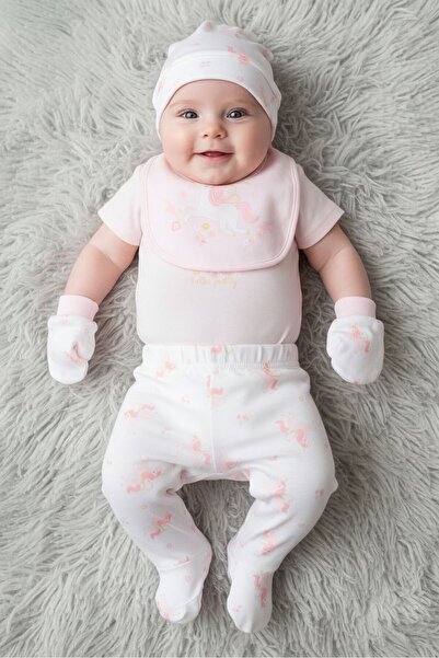 Rock A Bye Baby Boutique مجموعة هدايا معلقة مكونة من 6 قطع بطباعة جرافيك للفت...