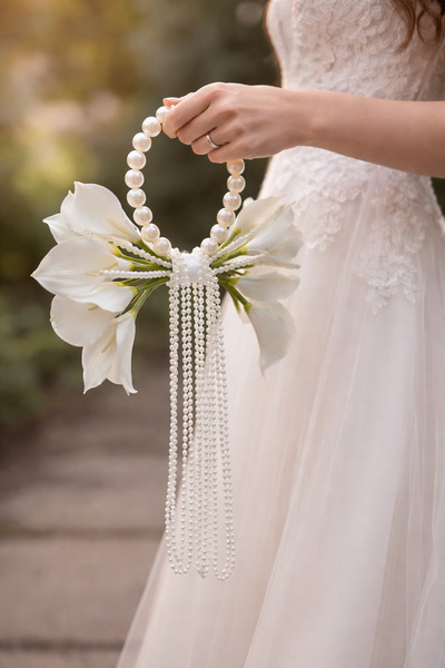 Sosyete shop Çanta modeli gala ve sarkan incili gelin çiçeği