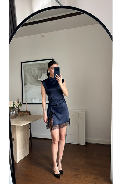 Miss Beyoğlu Women's Slit Lace Detailed Satin Dress