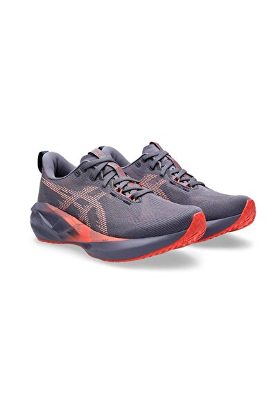 GENERAL Comfortable athletic shoes