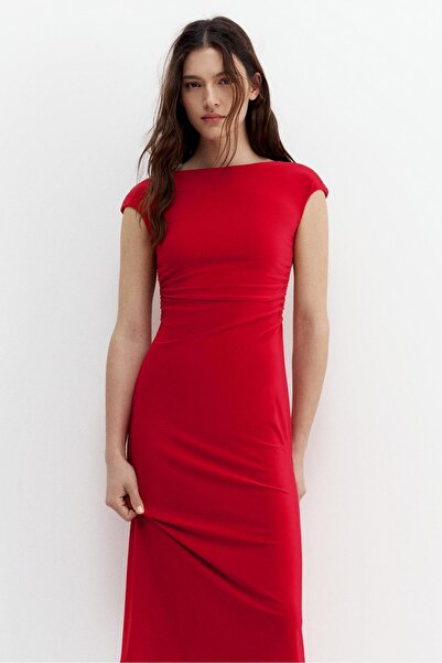 Pull & Bear فستان ميدي مفتوح الظهر