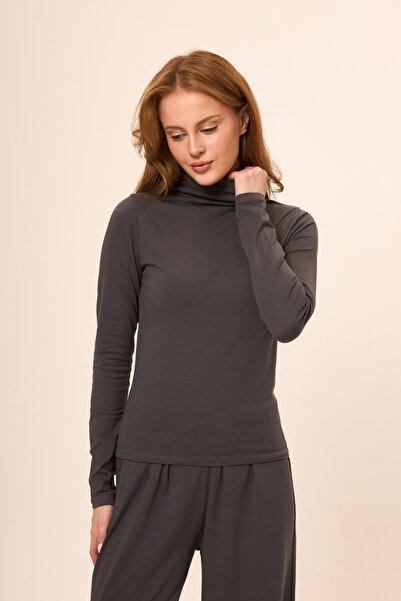 Zoor Ultra Soft Combed Modal High Collar Blouse