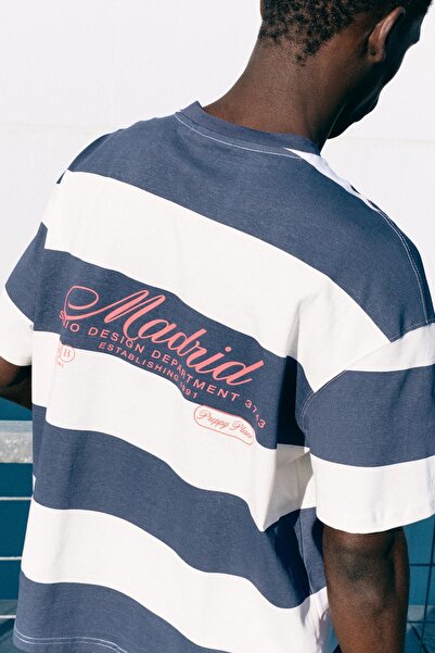 Pull & Bear تي شيرت مخطط بقصة مربعة