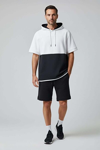 Sabri Özel طقم جيوتيلي للرجال باللونين الأسود والأبيض مع شورت برمودا كبير الحجم