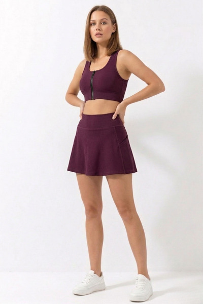 EMFURE Mürdüm Yüksek Bel Çift Katmanlı Mini Etek Tenis Eteği ve Fermuarlı Büstiyer Crop Takım