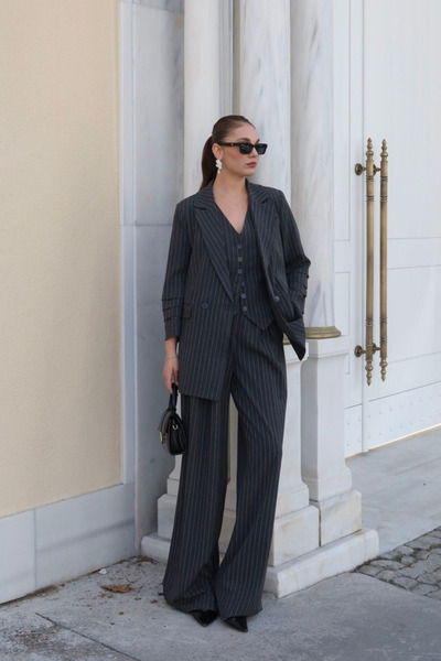 Sorridi طقم سترة وبنطلون مخطط باللون الرمادي فاخر