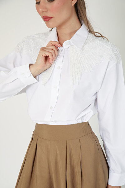 Suede Style 5752 - Poplin Collar Shirt with Bead Detail